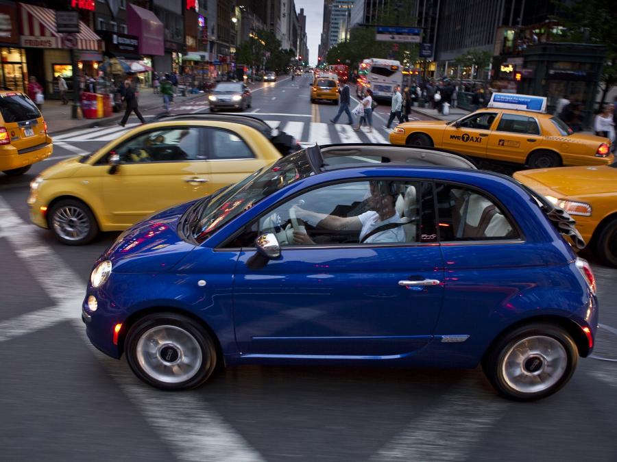  Fiat 500C Lounge 2011 года  (US) (фото 8 из 26)